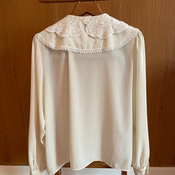 Vintage lace collar blouse - Picture 2 of 5